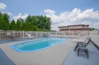 Travelodge by Wyndham Carlisle North - Pools