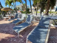 Silver Sands Motel