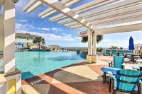 Beach Days & Resort-Style Fun! Galveston Retreat - Condos