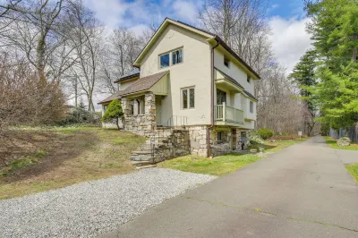 Charming Greenwich Escape Near Wooded Trails! Hotels near Cos Cob Railway Station