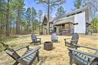 Private Hot Tub, Outdoor Fireplace: Broken Bow Gem - موقف سيارات