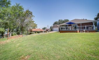 Eufaula Oasis w/ Screened Porch: Unwind in Style!