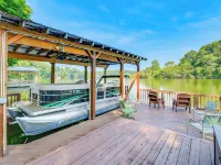 'Duck and Bug's Cabin' on Boone Lake w/ Boat Dock! Hotels in Piney Flats