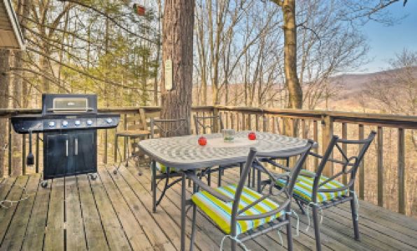 Unplugged Mountain Retreat with Porch Swings! - Housity