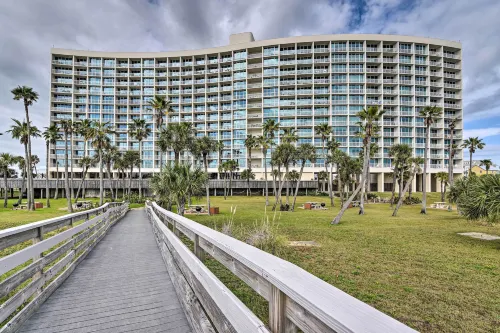 Heated Pool + Beach View: Galveston Resort Condo! - Condos
