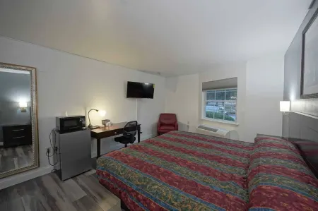 Greenwoods Inn & Suites