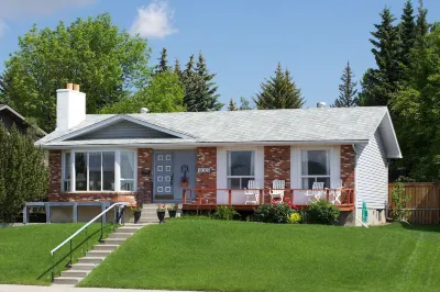 Cozy Nest B&B Hotels near Edgepointe Village