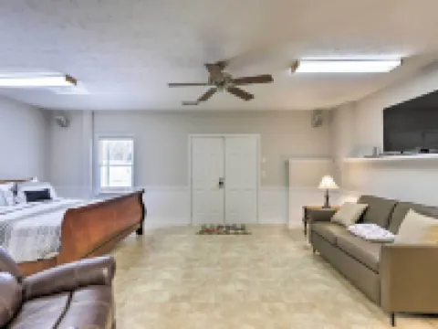 Immaculate Suwanee House w/ Pool & Game Room! Hotels in Suwanee