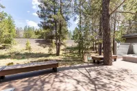 Charming Retreat with Private Hot Tub and Cozy Fireplace - Inviting Escape