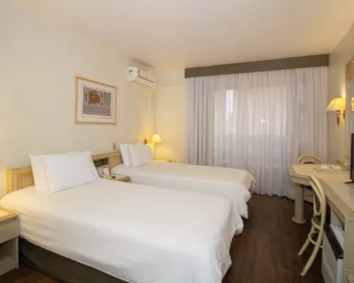 Trevi Hotel e Business Hotels near General Osorio Square