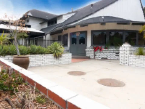 蘭喬帕洛斯弗迪斯美洲最佳價值酒店 鄰近愛荷華戰艦博物館的酒店