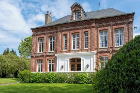 Le Manoir de la Belle Epoque Отели рядом с достопримечательностью «Chemin Littoral du Bois de Cise au Tréport»