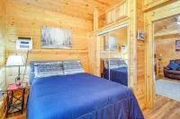 Grill, Fire Pit: Pet-Friendly Lakeside Cottage!