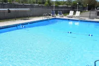 National 9 Inn Gillette - piscina