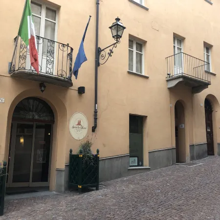 Hotel Boutique Antiche Mura Отели в г. Салуццо