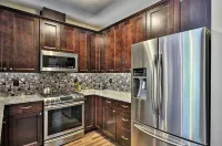 Modern Vancouver Townhome - Right on Main St! - spa