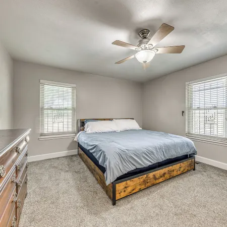 4 Mi to Museums: Roswell Getaway w/ Game Room!