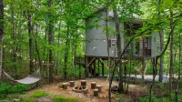 Serenity Escape Treehouse and Fire Pit - Charming Nature Retreat Hotels in DeKalb County