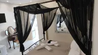 Anchor Suites