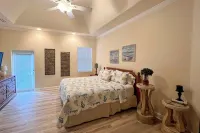 Naples Retreat w/ Saltwater Pool: 2 Mi to Beach! - Wifi