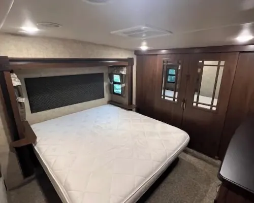 Cozy 2 bedroom RV with pool Hotels in Leander