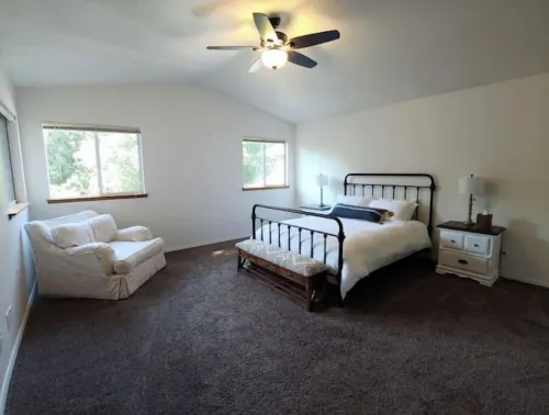 Spacious Wine Country Retreat Prime Location
