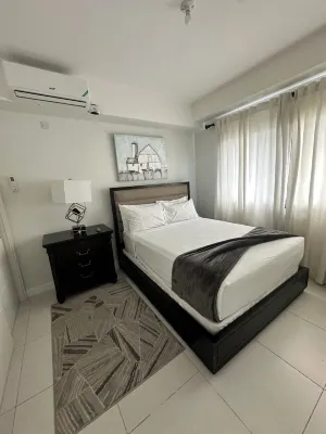 Premium 1BR Condo in New Kingston Hotels in 