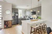 프라이빗 풀, 파이어핏, 파티오, 이스트 오스틴 다이닝, 음악, 예술, 벽화까지 걸어서 갈 수 있는