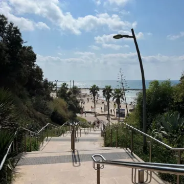 Sea Breeze Netanya Retreat by Sea N' Rent