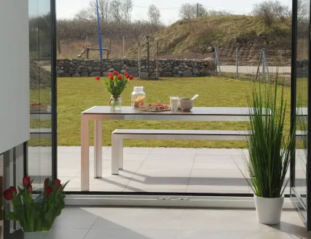 Modern vacation home near the beach (700m) and direct lake view Отели в г. Дранске