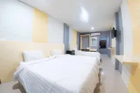The Room Hotel Kamphaengphet2 Hotels near Wat Dong Oi