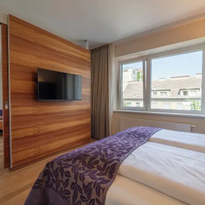 Pakat Suites Hotels near 04. Wieden