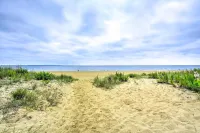 Family-Friendly Keansburg Home Walk to Beach! Hotels in Keansburg