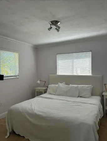 Cozy Beach Apartment in Key Biscayne —5 min walk to Beach