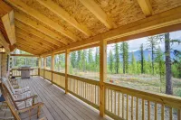 Secluded Cabin w/ Mtn Views ~ 33 Mi to Bigfork! - Parkering