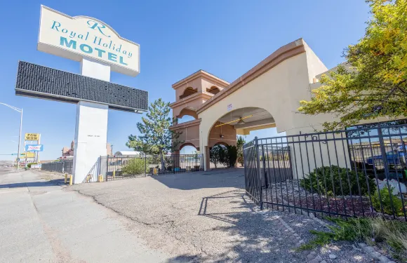 皇家假日汽車旅館由貝爾維拉蓋洛普I-40