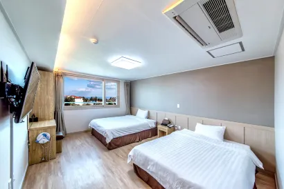 Jungmoon City Hotel & J-Hill Hotel
