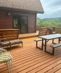Cozy Log Home-Your Perfect Escape!Enjoy Nature and Wildlife from the Deck!