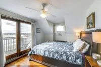 Marshfield Home w/ 4 Decks & Private Beach Access! - Wifi