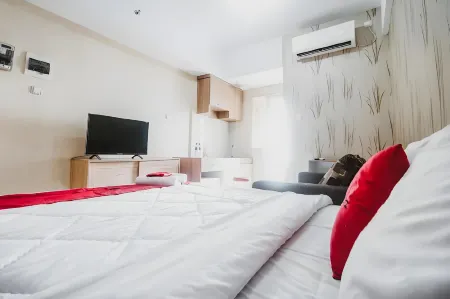 RedLiving Apartemen Green Lake View Ciputat - Pelangi Rooms 2 Tower E