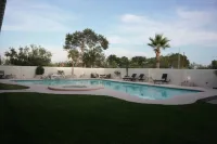 Spacious 3Br Stay  Shared Pool - Perfect for Families. - 수영장