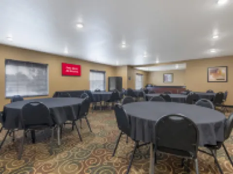 查爾斯頓紅屋頂酒店 查爾斯敦酒店