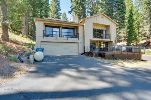 Westwood Lakefront Cabin w/ Hot Tub & Boat Dock! - Wifi