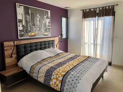 Villa Gloria. Magnificent villa with swimming pool Hotels in 