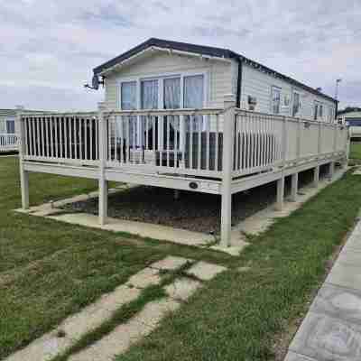 Cayton Bay Kestrel40 Hotel Exterior