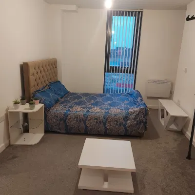 Ensuite Double Bedroom Apartment, Live in Landlord. Hotels near New Look