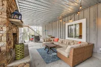 Outdoor Fireplace and Views Mountain Bearadise - Homestays