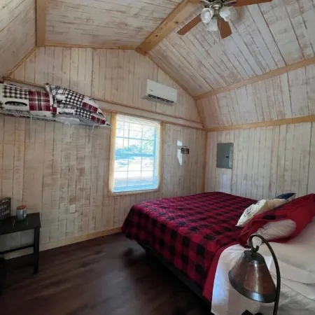 Spacious Double Loft Cabin Near Lake Greeson Pet-Friendly– Sleeps 8
