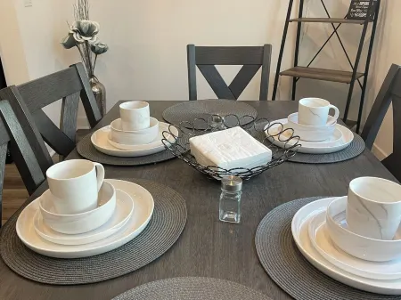 Charming 3-bedroom house in marvelous Los Angeles with WiFi, AC