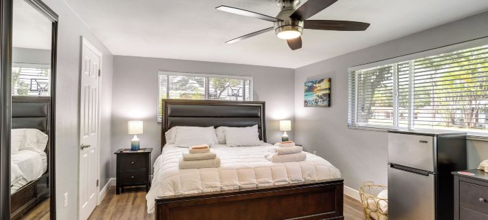 Bright Pinellas Park Getaway w/ Private Pool! Hotéis em Pinellas Park